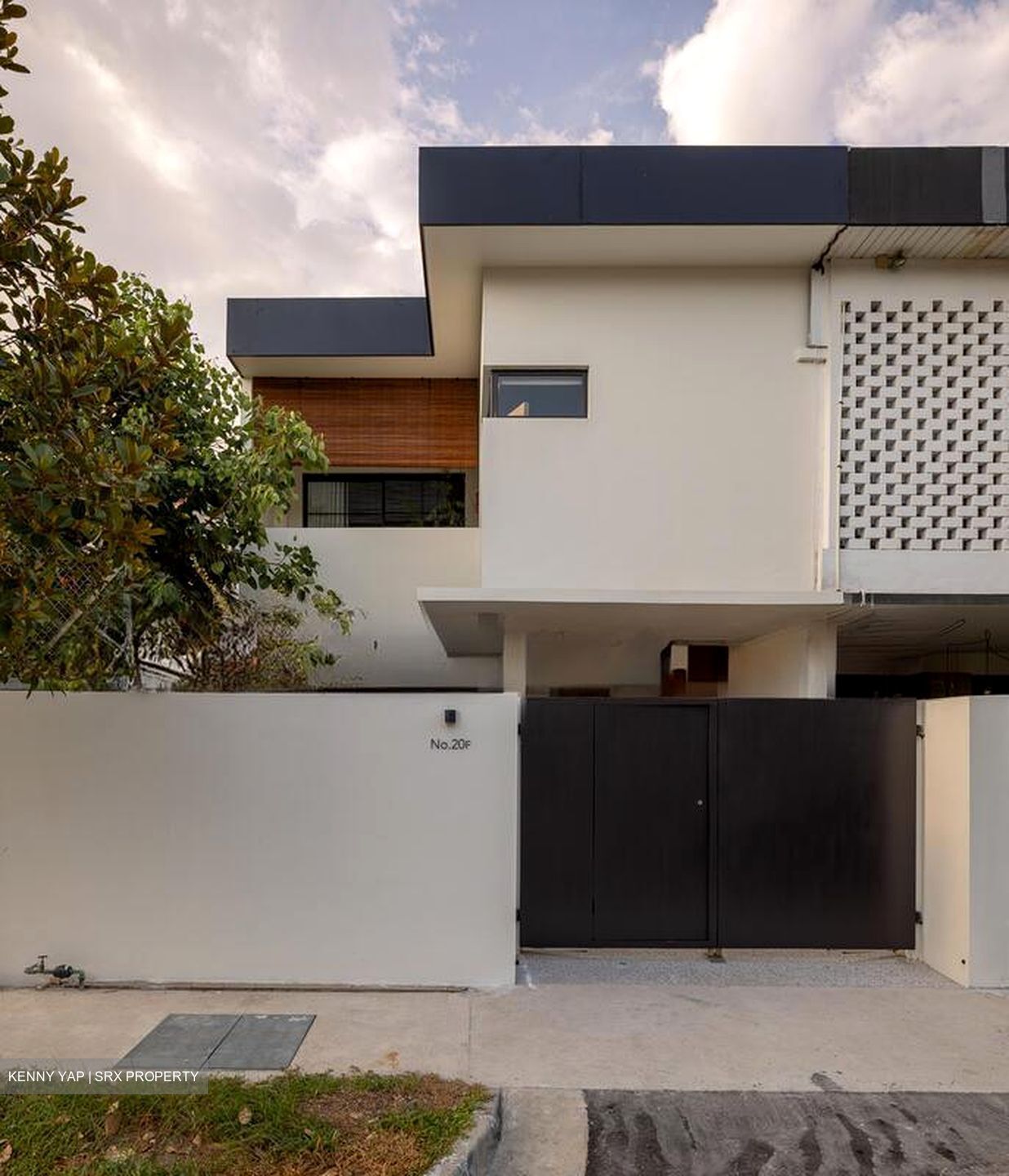 Lorong 104 Changi (D15), Terrace #499934851